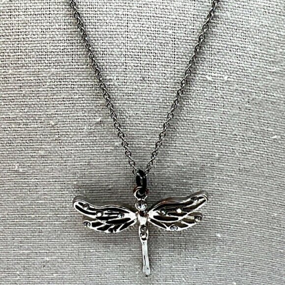Silver Tone Dragonfly Pendant Necklace With Rhinestones    M75 - Picture 1 of 8